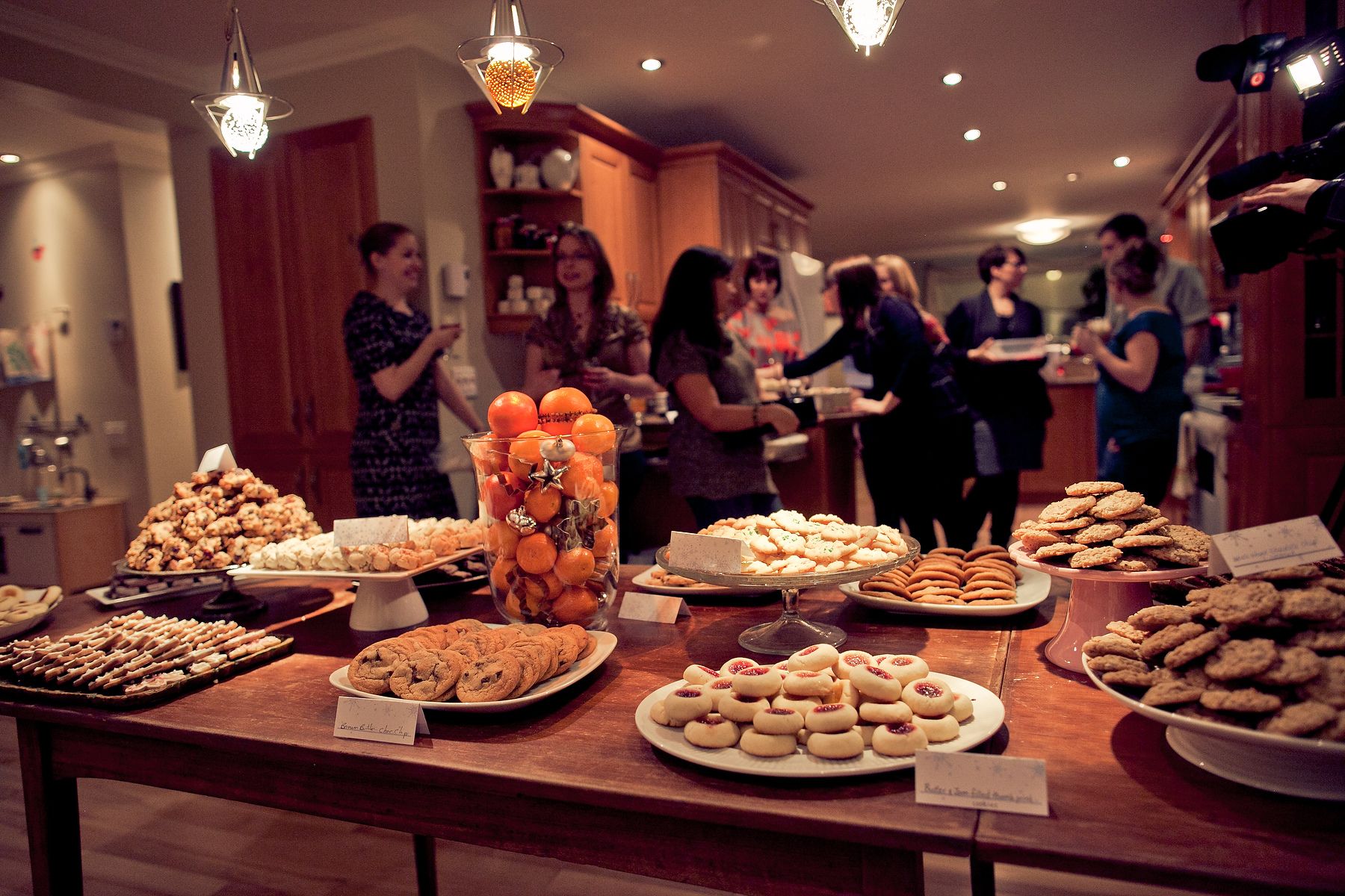 How to Host a Stress-Free Holiday Party: 10 Tips for Holiday Hosting