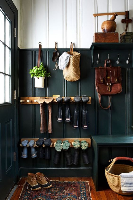 5 Essentials for a Stylish and Functional Mudroom